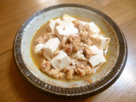 鶏挽肉と豆腐のピリ辛煮♪