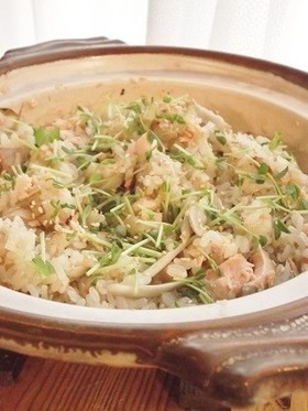 土鍋で✿鮭とゴボウの炊きおこわ
