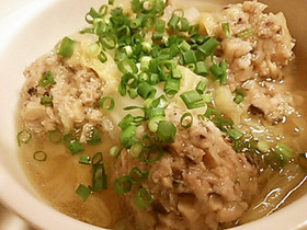 豚団子と白菜の簡単スープ☆