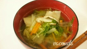 野菜たっぷり♪塩味の和風スープ