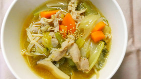 簡単☆豚肉と小松菜と長ネギの中華スープ♪