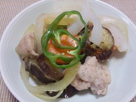 鶏もも肉と根菜の蒸し焼き