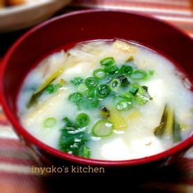 小松菜と新玉ねぎのお味噌汁