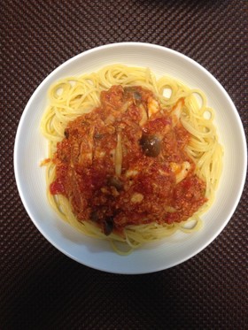 旨味たっぷり鮭中骨水煮缶のトマトパスタ