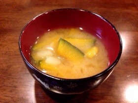 娘考案＊かぼちゃとじゃがいものお味噌汁＊