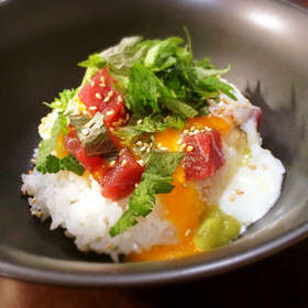 麺つゆでマグロの漬け丼＊山芋のっけ＊