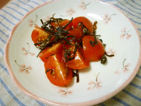 お弁当に♪簡単ミニトマトの塩こんぶ和え