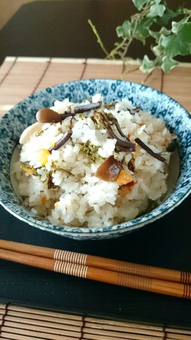 山菜～☆わらび人参しめじの炊き込みご飯★