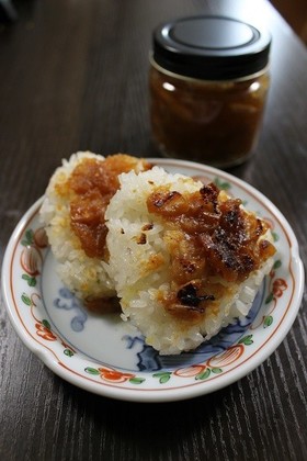 にんにく味噌の焼きオニギリ