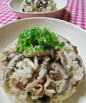 茸と豚肉の炊き込みご飯