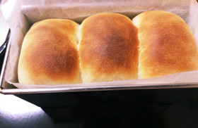 余った粉ミルクでしっとり手ごね食パン♪