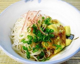 アボカドなめ茸和え素麺