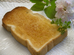 シンプルにえごま油を味わう♪塩トースト♡