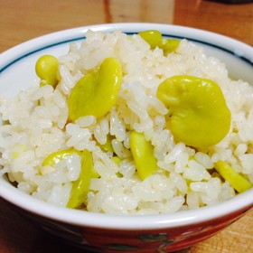 昆布だしがきいた簡単豆ごはん