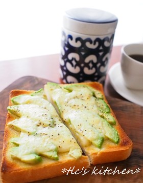 朝食に＊とろける♡アボカドチーズトースト