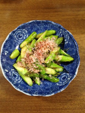 くせになる！アスパラのバターポン酢炒め♩