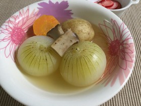 簡単おいしい♪新玉ねぎのスープ煮☆