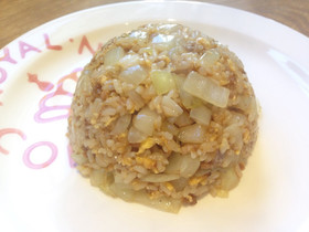 玉ネギ大量消費！玉ネギ丸ごと炒飯☆