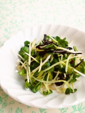 ☺お弁当に♪かいわれと塩昆布の和え物☺