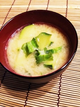 じゃがいも・ズッキーニ・四角豆の味噌汁♪