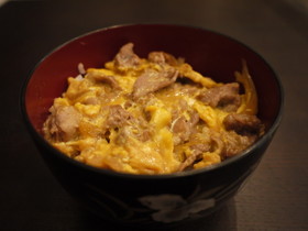 レンジで時短！　簡単ズボラ　豚玉丼♪