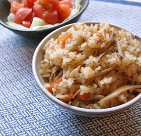 炊き込みご飯～きんぴらごぼう風