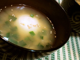 物足りない時【落とし卵とニラの味噌汁】♪