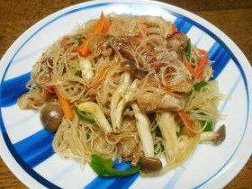 野菜いっぱい♪焼きビーフン