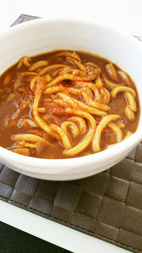 パパッと簡単！油揚げとネギのカレーうどん