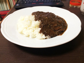 コックリ美味しい♪シンプル黒カレー