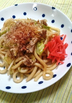 シンプル美味い！ソース焼きうどん