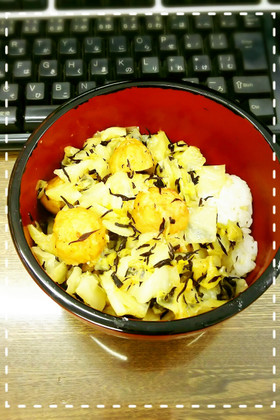 ひじきとキャベツの即席味噌マヨ丼