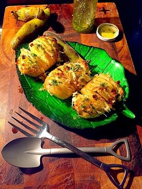 居酒屋風　ハッセルバック　チーズじゃが芋