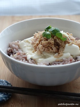 雑穀米と豆腐ツナで簡単私のダイエット丼♪