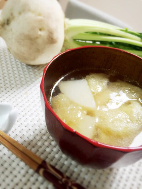 冬❊聖護院大根と松山揚げの味噌汁