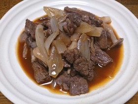 牛肉と玉ねぎの赤ワイン煮