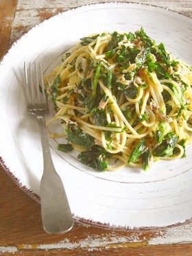 たっぷりセロリ葉とツナと生姜スパゲティー