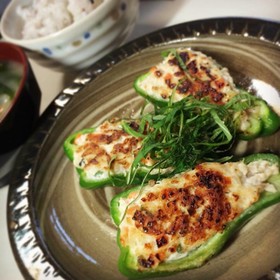 鶏肉とポン酢でさっぱり ピーマンの肉詰め