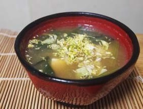 お味噌汁：ふきのとう・ほうれん草・豆腐