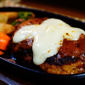 肉汁たっぷり洋食屋のハンバーグ♪