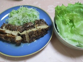 鶏肉の紅茶煮　レタスと野菜と一緒に～