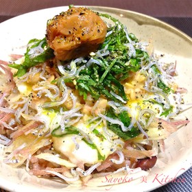 梅のせ☆ツナとみょうがの納豆とろろ丼