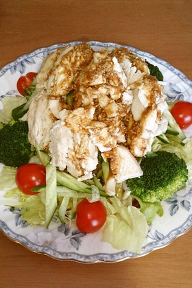 鶏むね肉と野菜の棒棒鶏サラダ