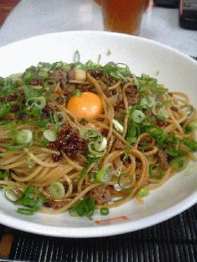 カリカリ納豆とひき肉の焦がし醤油スパゲッティ