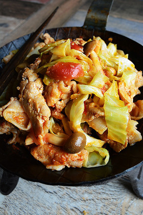 梅&白だし味上品で酸味が嬉しい肉野菜炒め