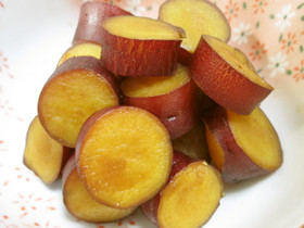 お弁当や箸休めにさつま芋の甘辛煮。