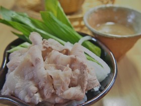 うるいと豚肉、新玉ねぎの冷しゃぶ