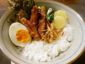 ロコモコ丼　手羽先