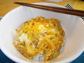 基本の丼もの♪ひき肉卵閉じ丼ぶり