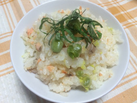 俺流！塩鮭と塩えんどう豆の炊き込みごはん